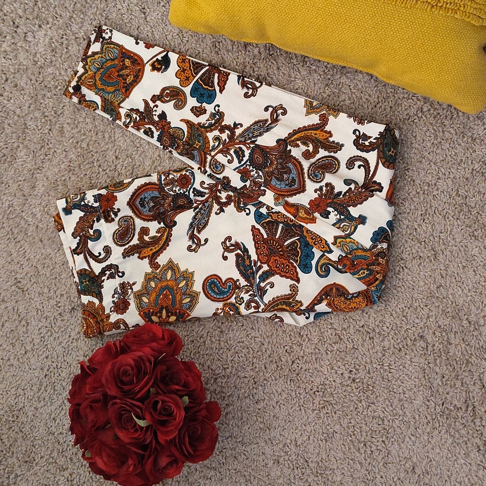 Cato Leggings NWOT Size Medium